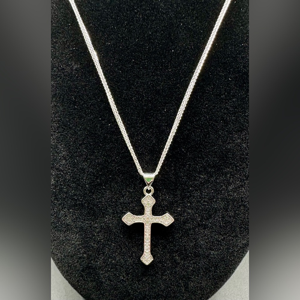 14k White Gold Finish Pavé Budded Cross Necklace – 18" Wheat Chain